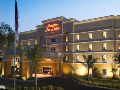 Hampton Inn & Suites Лейк-Уэльс Экстерьер фото